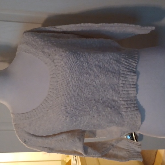 🌺Guess White Crew Neck Sweater with Textured Knit - Picture 8 of 12